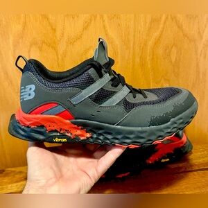 Sz 10 New Balance Hiking Vibram Athletic Men's Sneakers MS850TRH Black/Red Shoes